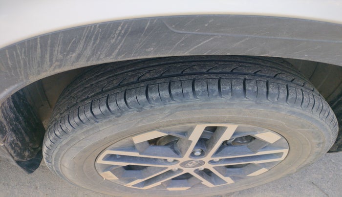 2024 Hyundai VENUE SX 1.2 PETROL, Petrol, Manual, 24,072 km, tyre