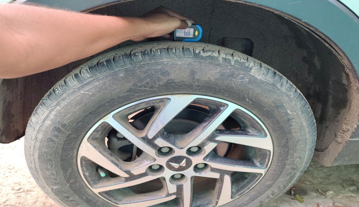 2022 Mahindra XUV300 W8 (O) 1.2 PETROL, Petrol, Manual, 1,04,670 km, tyre