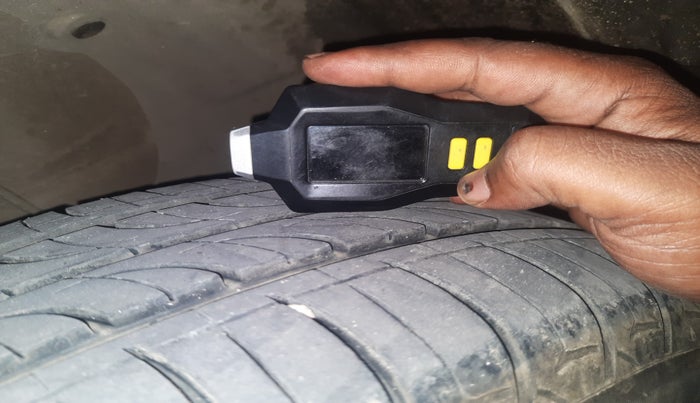 2017 Hyundai Elite i20 ASTA 1.2, Petrol, Manual, 88,175 km, tyre