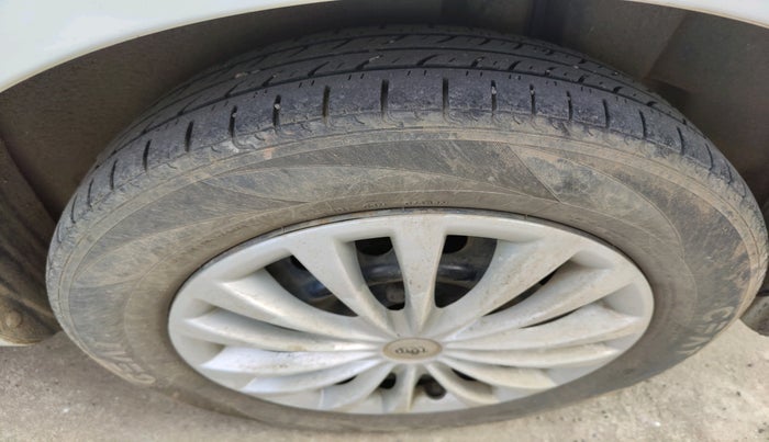 2015 Maruti Ciaz VDI +, Diesel, Manual, 1,15,972 km, tyre