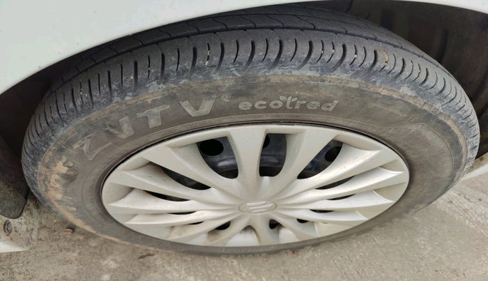 2015 Maruti Ciaz VDI +, Diesel, Manual, 1,15,972 km, tyre