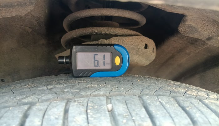 2013 Honda CRV 2.0L 4WD AT, Petrol, Automatic, 1,92,029 km, tyre