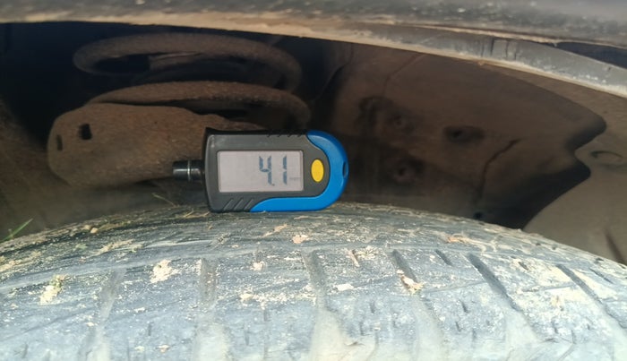 2013 Honda CRV 2.0L 4WD AT, Petrol, Automatic, 1,92,029 km, tyre