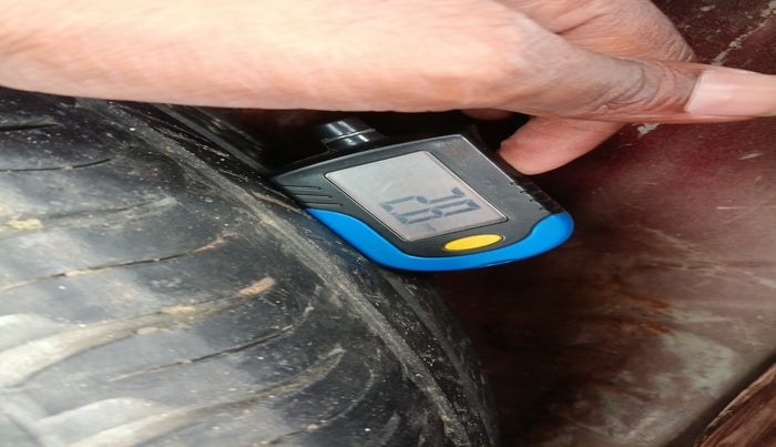 2013 Honda CRV 2.0L 4WD AT, Petrol, Automatic, 1,92,029 km, tyre