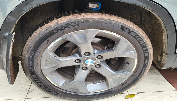 2011 BMW X1 SDRIVE 18I, Petrol, Automatic, 1,06,524 km, tyre