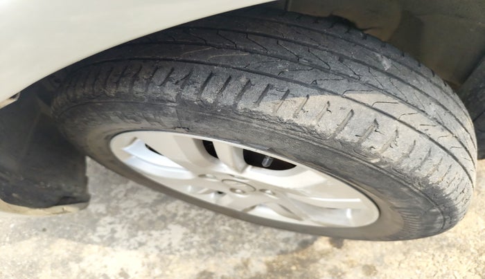 2013 Maruti Swift Dzire ZDI, Diesel, Manual, 1,35,561 km, tyre