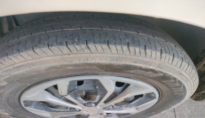 2012 Toyota Etios G, Petrol, Manual, 95,265 km, tyre