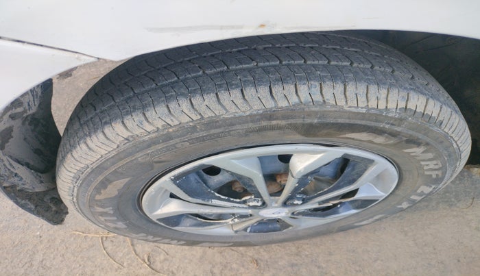 2012 Toyota Etios G, Petrol, Manual, 95,265 km, tyre