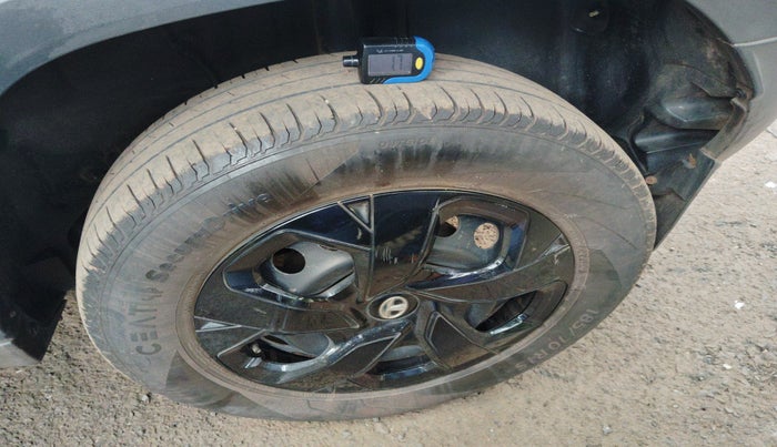 2022 Tata PUNCH ADVENTURE MT, Petrol, Manual, 60,989 km, tyre