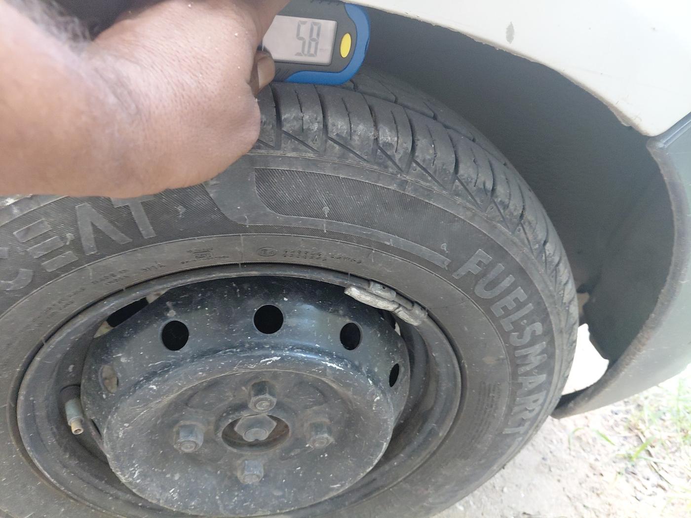 2012 Maruti Alto LXI, Petrol, Manual, 1,14,070 km, tyre