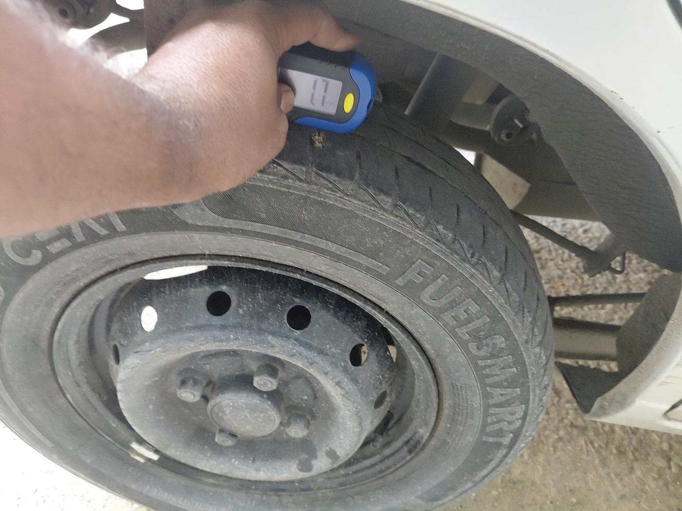 2012 Maruti Alto LXI, Petrol, Manual, 1,14,070 km, tyre