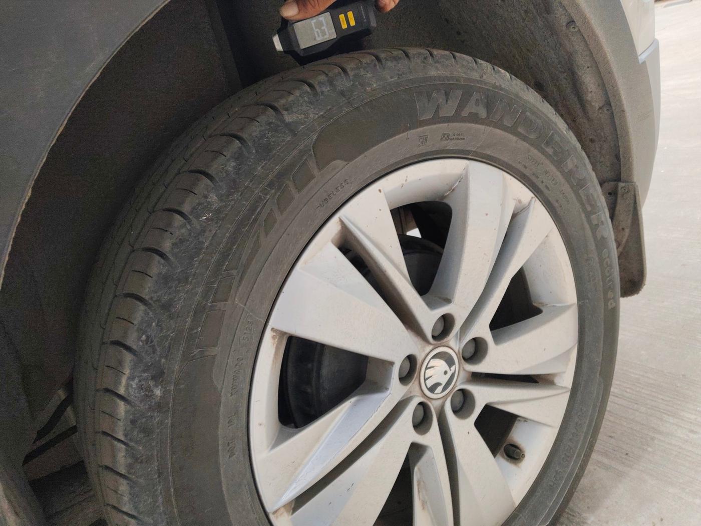 2024 Skoda KUSHAQ AMBITION 1.0L TSI MT, Petrol, Manual, 26,700 km, tyre