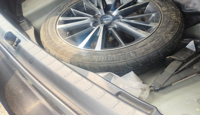 2017 Toyota Corolla Altis VL CVT PETROL, Petrol, Automatic, 91,270 km, tyre