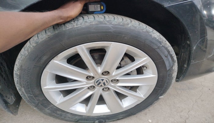 2016 Volkswagen Vento HIGHLINE 1.5 AT, Diesel, Automatic, 1,61,355 km, tyre