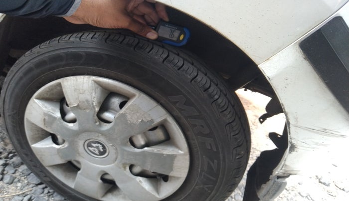 2012 Maruti Wagon R 1.0 LXI, Petrol, Manual, 50,313 km, tyre