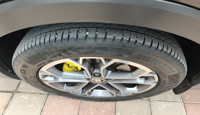 2021 Skoda KUSHAQ AMBITION 1.0L TSI MT, Petrol, Manual, 32,500 km, tyre