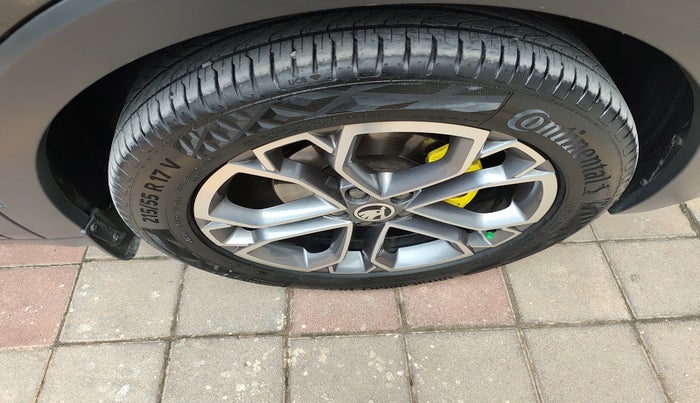 2021 Skoda KUSHAQ AMBITION 1.0L TSI MT, Petrol, Manual, 32,500 km, tyre