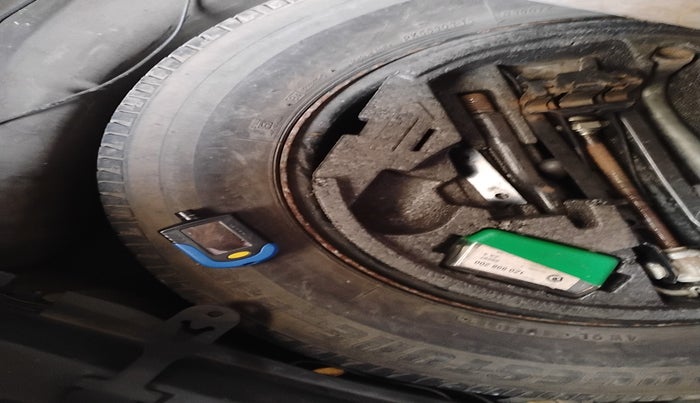 2010 Skoda Laura AMBITION 2.0 TDI CR MT, Diesel, Manual, 1,16,584 km, tyre