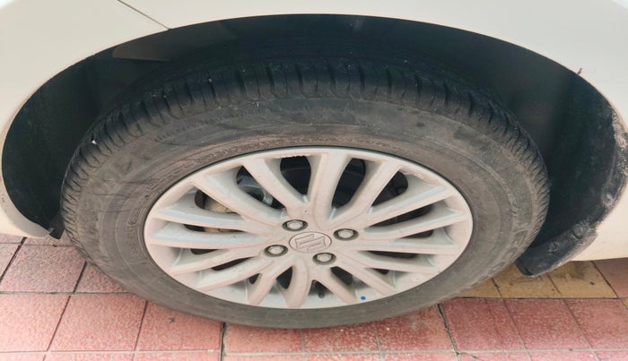 2023 Maruti Dzire ZXI, Petrol, Manual, 20,500 km, tyre