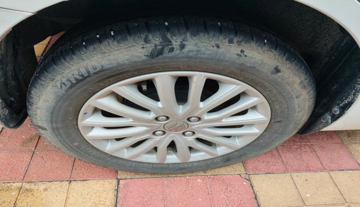 2023 Maruti Dzire ZXI, Petrol, Manual, 20,500 km, tyre