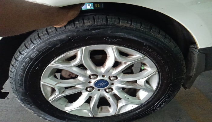 2017 Ford Ecosport TITANIUM 1.5L DIESEL, Diesel, Manual, 1,36,359 km, tyre