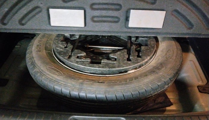 2018 Hyundai Creta E PLUS 1.6 PETROL, Petrol, Manual, 75,932 km, tyre