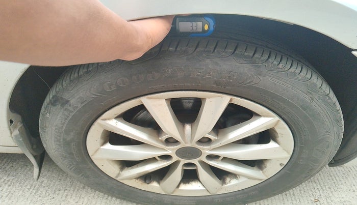 2015 Skoda Octavia 2.0 TDI CR STYLE PLUS AT, Diesel, Automatic, 2,09,904 km, tyre