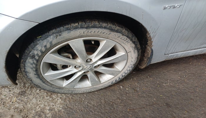 2012 Hyundai Verna FLUIDIC 1.6 VTVT SX, Petrol, Manual, 66,755 km, tyre