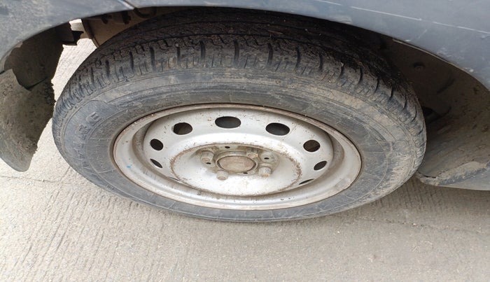 2013 Tata Indica Vista VX QUADRAJET, Diesel, Manual, 2,09,222 km, tyre