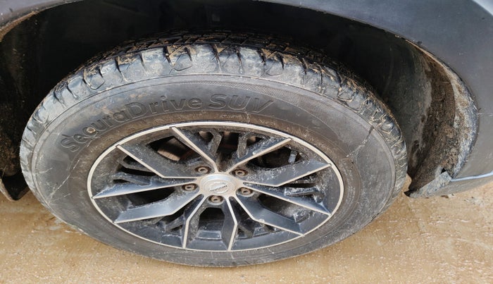 2019 Nissan Kicks XL 1.5, Petrol, Manual, 43,739 km, tyre