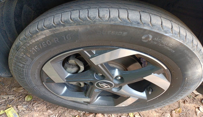 2019 Hyundai VENUE SX PLUS 1.0 TURBO DCT, Petrol, Automatic, 64,628 km, tyre