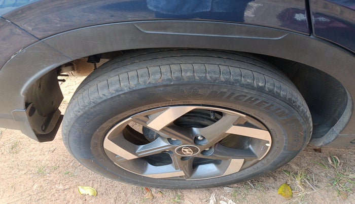 2019 Hyundai VENUE SX PLUS 1.0 TURBO DCT, Petrol, Automatic, 64,628 km, tyre