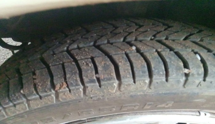 2010 Tata Indigo CS LX TDI, Diesel, Manual, 1,71,356 km, tyre
