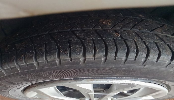 2010 Tata Indigo CS LX TDI, Diesel, Manual, 1,71,356 km, tyre