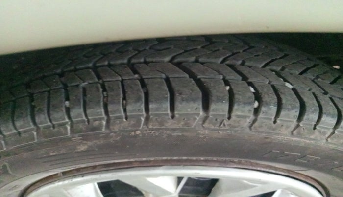 2010 Tata Indigo CS LX TDI, Diesel, Manual, 1,71,356 km, tyre