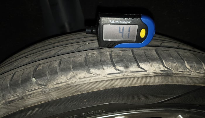 2021 Toyota Glanza V CVT, Petrol, Automatic, 57,000 km, tyre