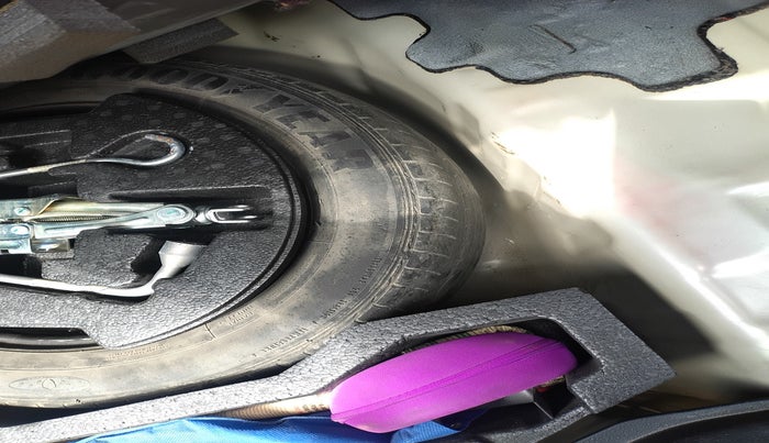 2015 Maruti Ciaz VXI, Petrol, Manual, 86,310 km, tyre