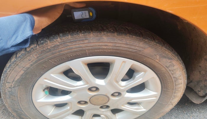2017 Tata Tiago XZA PETROL, Petrol, Automatic, 1,01,198 km, tyre