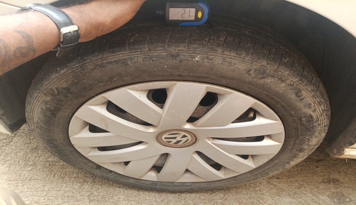 2012 Volkswagen Polo COMFORTLINE 1.2L, Diesel, Manual, 1,43,337 km, tyre