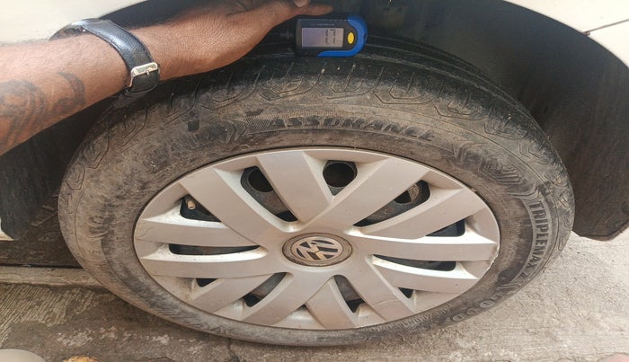 2012 Volkswagen Polo COMFORTLINE 1.2L, Diesel, Manual, 1,43,337 km, tyre