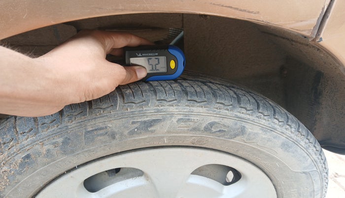 2013 Tata Nano LX, Petrol, Manual, 60,319 km, tyre