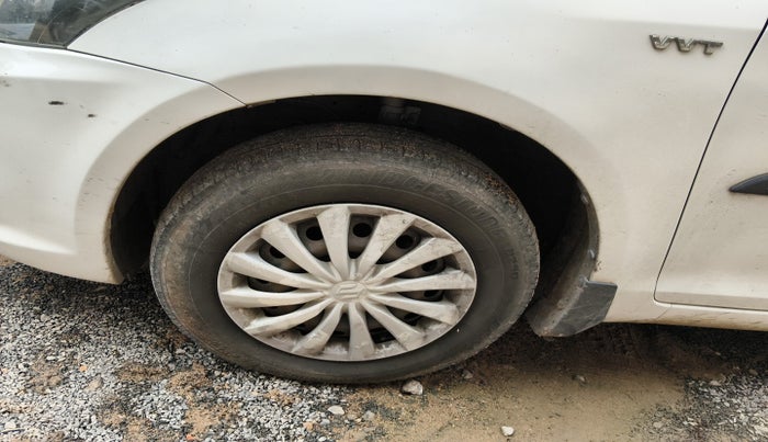 2016 Maruti Swift Dzire VXI (O), Petrol, Manual, 1,35,690 km, tyre