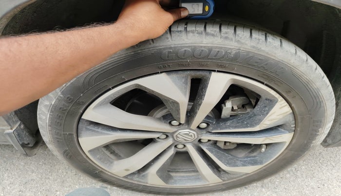 2023 MG HECTOR SMART PRO 1.5 TURBO MT PETROL, Petrol, Manual, 8,200 km, tyre