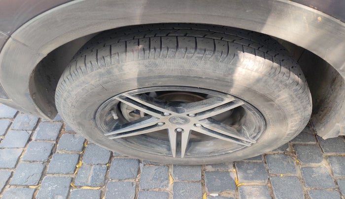 2019 Hyundai Creta E PLUS 1.6 PETROL, Petrol, Manual, 1,28,381 km, tyre