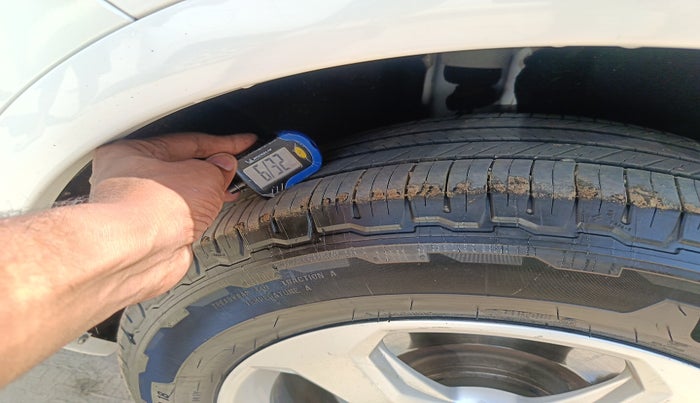 2018 Audi Q5 2.0 TDI quattro Premium, Diesel, Automatic, 1,39,970 km, tyre