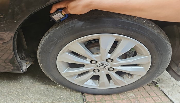 2012 Honda City 1.5L I-VTEC V AT SUNROOF, Petrol, Automatic, 1,33,025 km, tyre