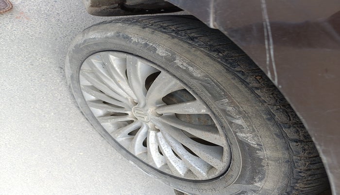 2015 Maruti Ciaz ZDI+, Diesel, Manual, 1,28,345 km, tyre