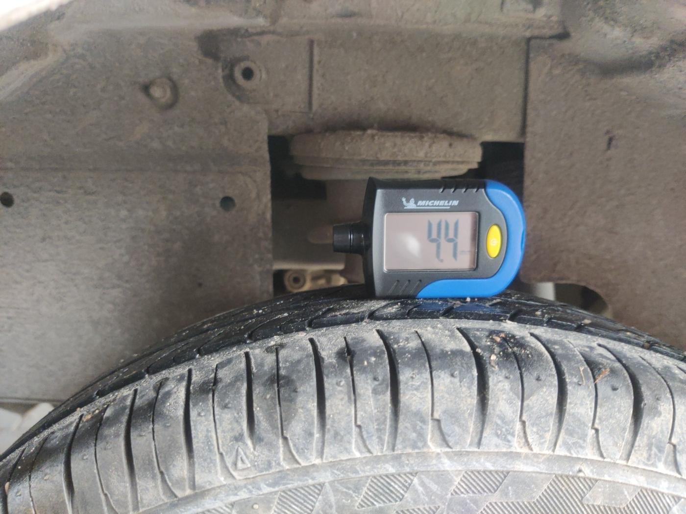 2015 Tata Nano TWIST XTA, Petrol, Automatic, 36,672 km, tyre