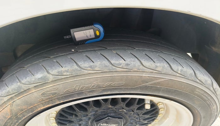 2022 Maruti Swift ZXI AMT, Petrol, Automatic, 28,044 km, tyre