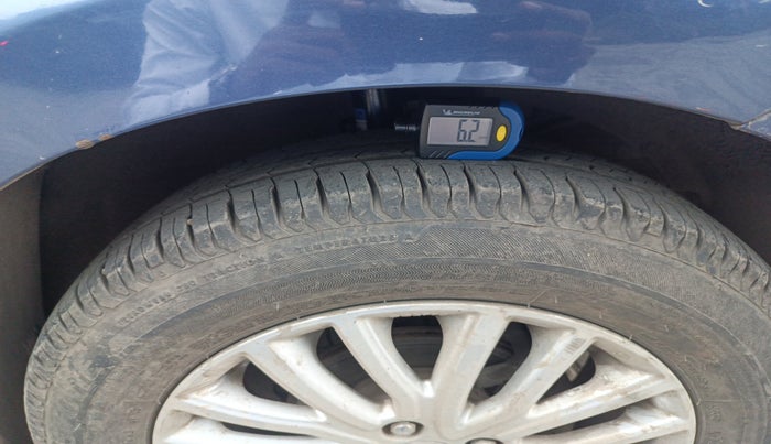 2025 Maruti Dzire ZXi AMT, Petrol, Automatic, 68,945 km, tyre